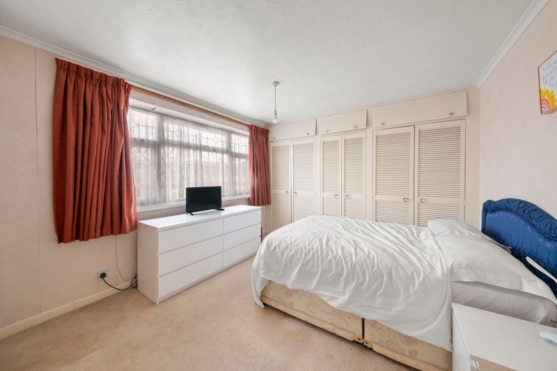 Additional image 8 of 5 bed detached house for saleDoncaster Drive, Northolt UB5