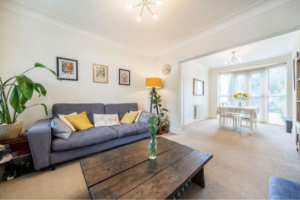 5 bed terraced house for saleGorringe Park Avenue, Mitcham CR4 photo 4