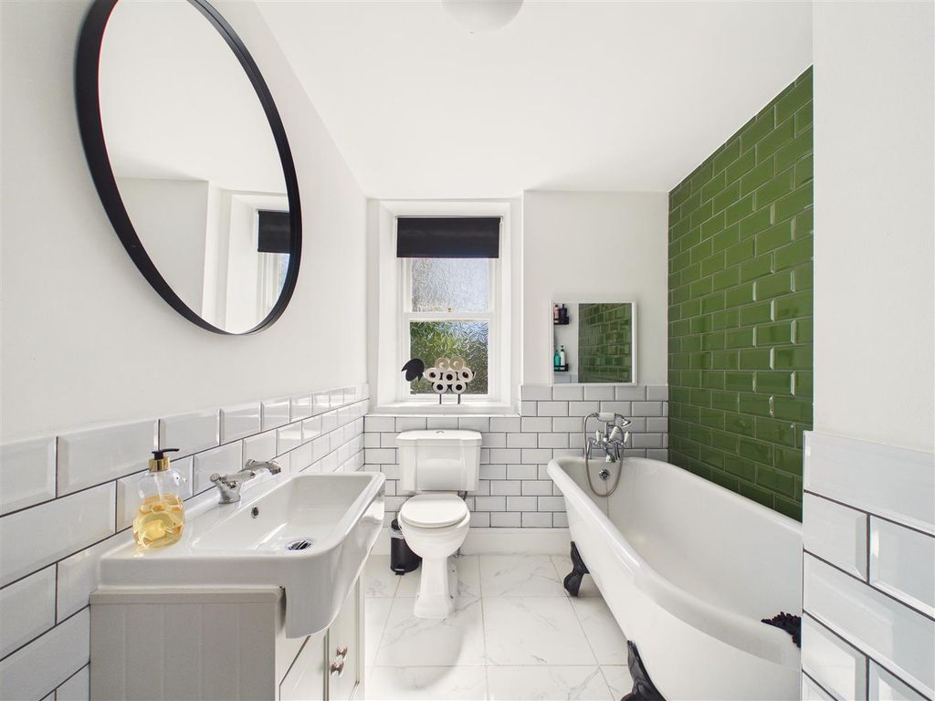 Additional image 12 of 5 bed semi-detached house for saleHigh Street, North Ferriby HU14