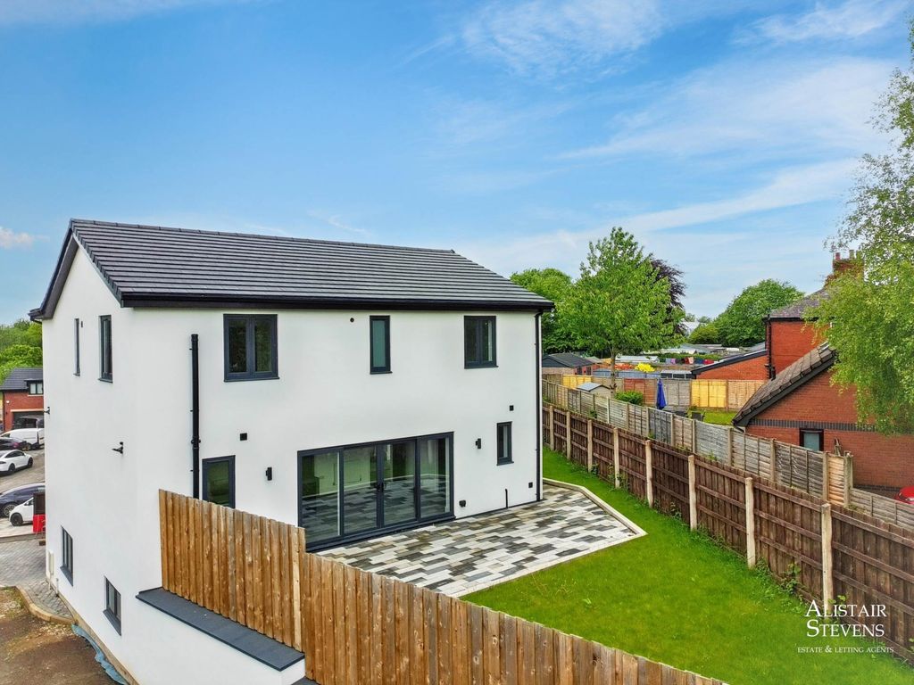 4 bed detached house for saleHunt Lane, Chadderton OL9