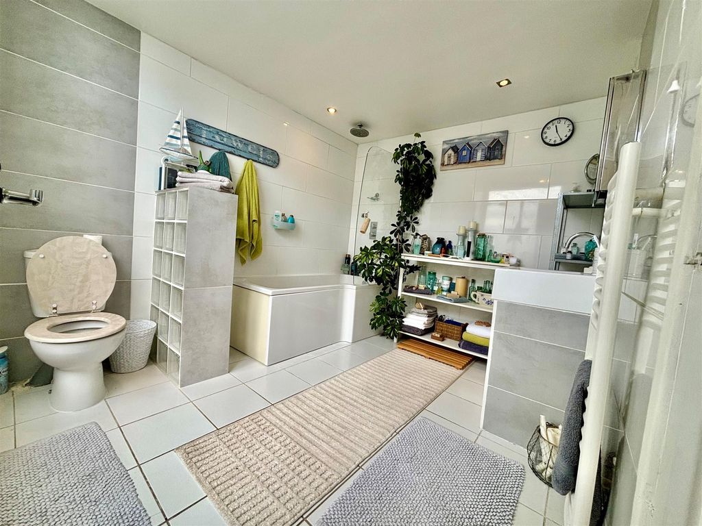Additional image 14 of 2 bed property for saleHouse WF14, West Yorkshire