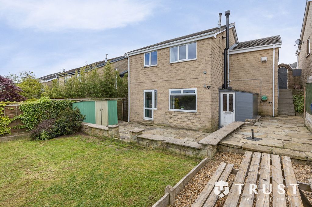 3 bed detached house for saleMillstone Rise, Liversedge WF15