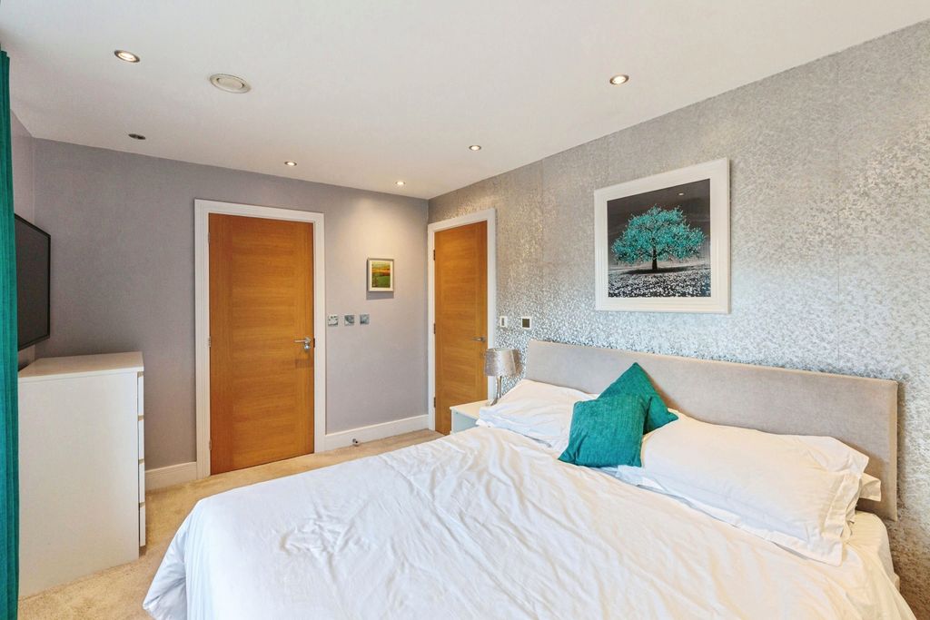 Additional image 9 of 2 bed flat for saleVictory Boulevard, Lytham St. Annes FY8