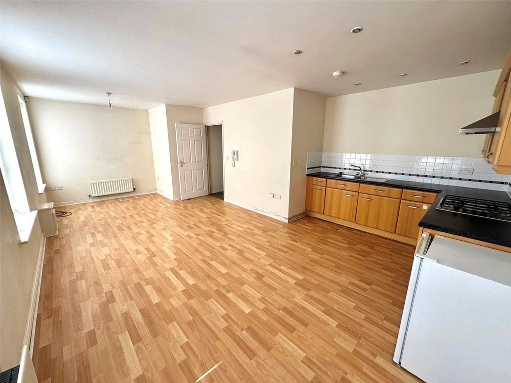 Additional image 2 of 2 bed flat for saleChaloner Grove, Wakefield, West Yorkshire WF1