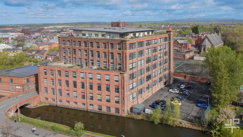 1 bed flat for saleMather Lane, Leigh, Greater Manchester WN7