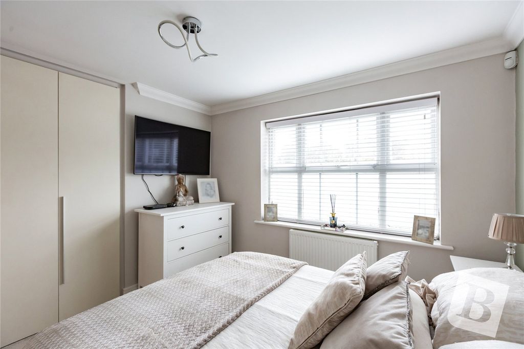 Additional image 12 of 2 bed flat for saleWalter Mead Close, Ongar, Essex CM5