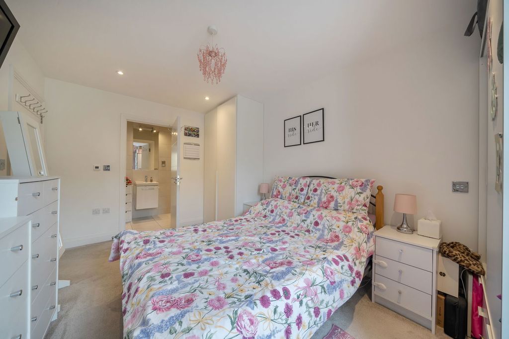 Additional image 8 of 2 bed flat for saleBruce Grove, Orpington BR6