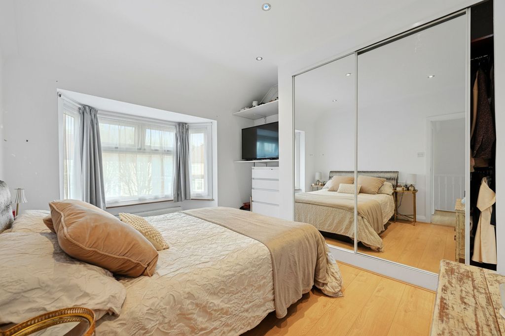 Additional image 3 of 5 bed semi-detached house for saleBelvue Road, Northolt UB5