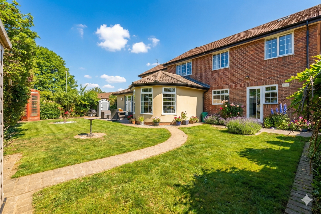 Additional image 23 of 5 bed detached house for saleDulwich Close, Newport Pagnell MK16