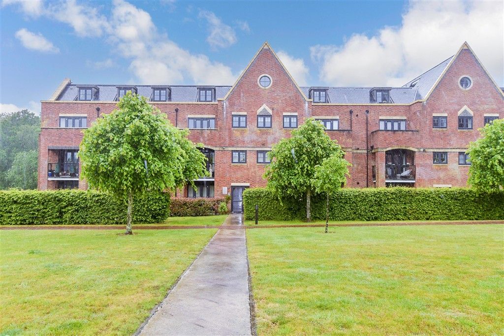 2 bed flat for saleLittle Trodgers Lane, Mayfield, East Sussex TN20