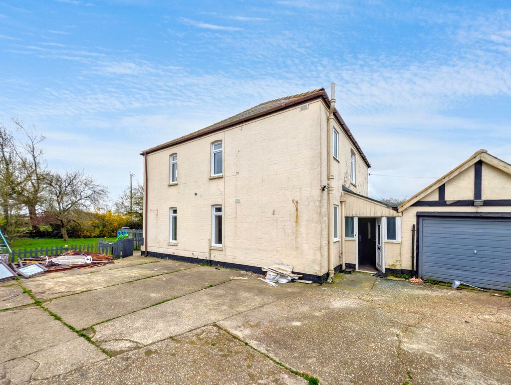 4 bed detached house for salePeters Lane, Withern LN13 photo 2