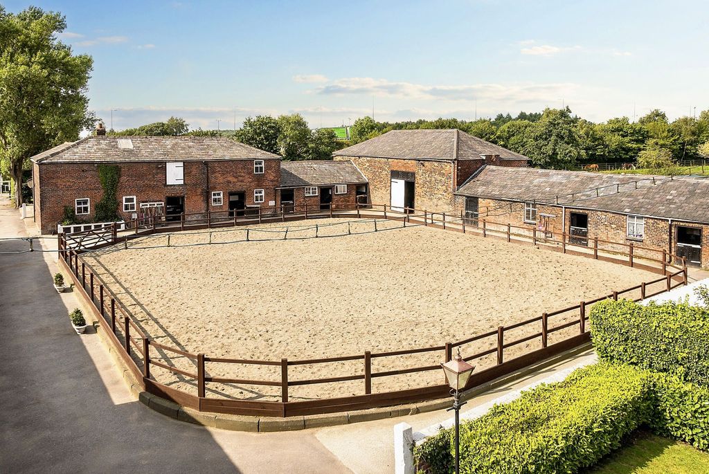 Additional image 3 of 5 bed farmhouse for saleManchester Road, Swinton M27