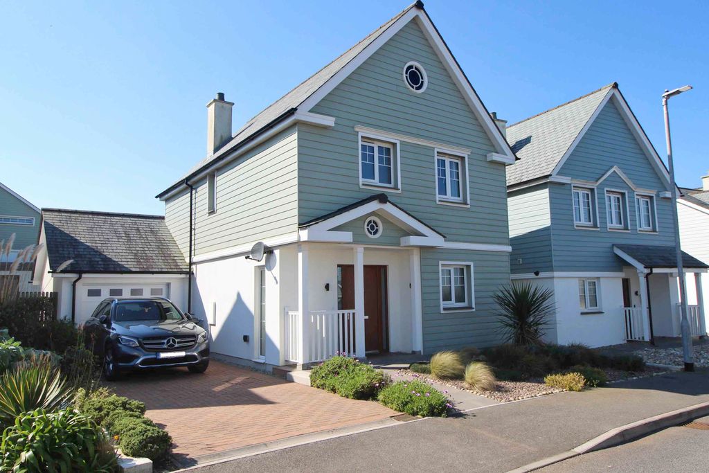 3 bed detached house for salePolpennic Drive, Padstow PL28