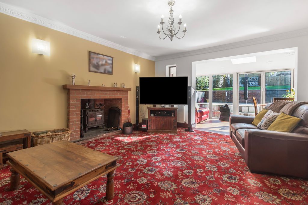 Additional image 5 of 4 bed detached house for saleKnottingley Road, Pontefract WF8