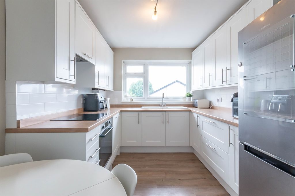 Additional image 6 of 2 bed flat for saleChurch Street, Maldon CM9