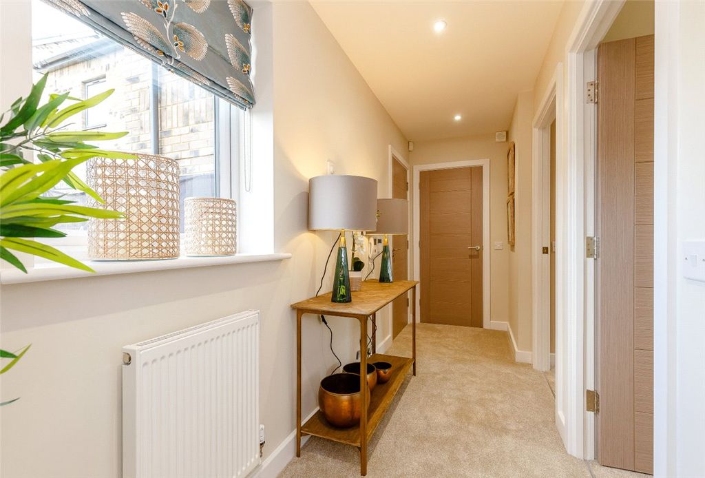 Additional image 6 of 2 bed flat for saleSteel Close, Newbury, Berkshire RG14