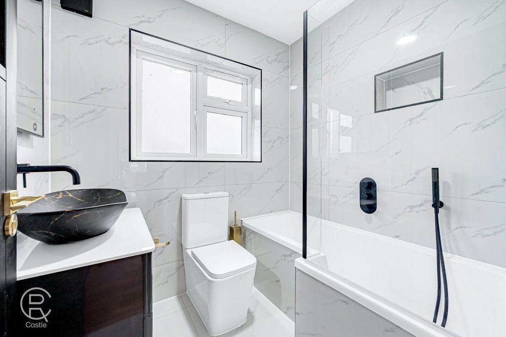 Additional image 18 of 5 bed semi-detached house for saleThe Heights, Northolt UB5
