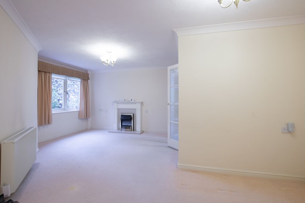 Additional image 3 of 1 bed flat for saleRosewood Court, Park Avenue, Roundhay, Leeds LS8