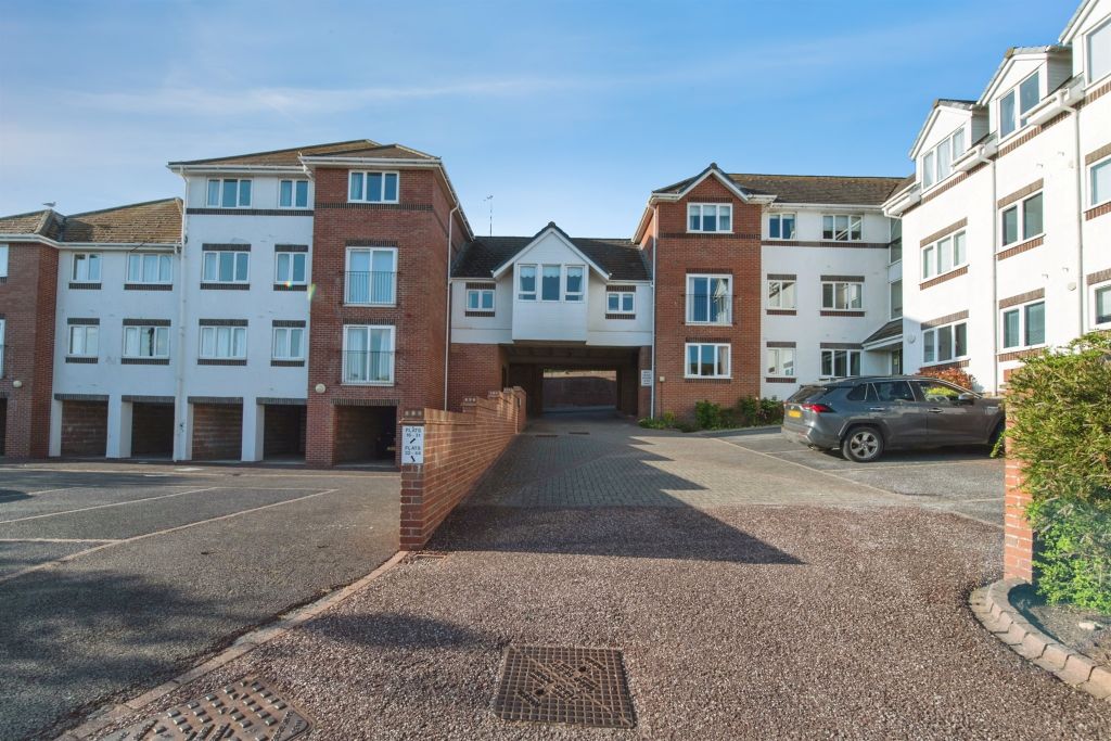 2 bed flat for saleAnning Road, Lyme Regis DT7