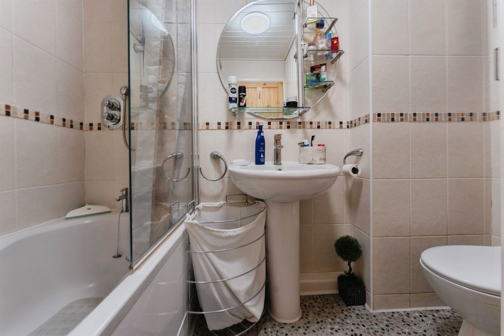 Additional image 13 of 2 bed flat for saleKings Mount, Oxton, Prenton CH43