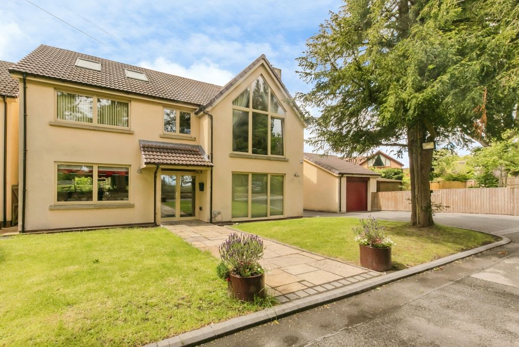 5 bed detached house for saleGrange Drive, Hartford, Northwich, Cheshire CW8
