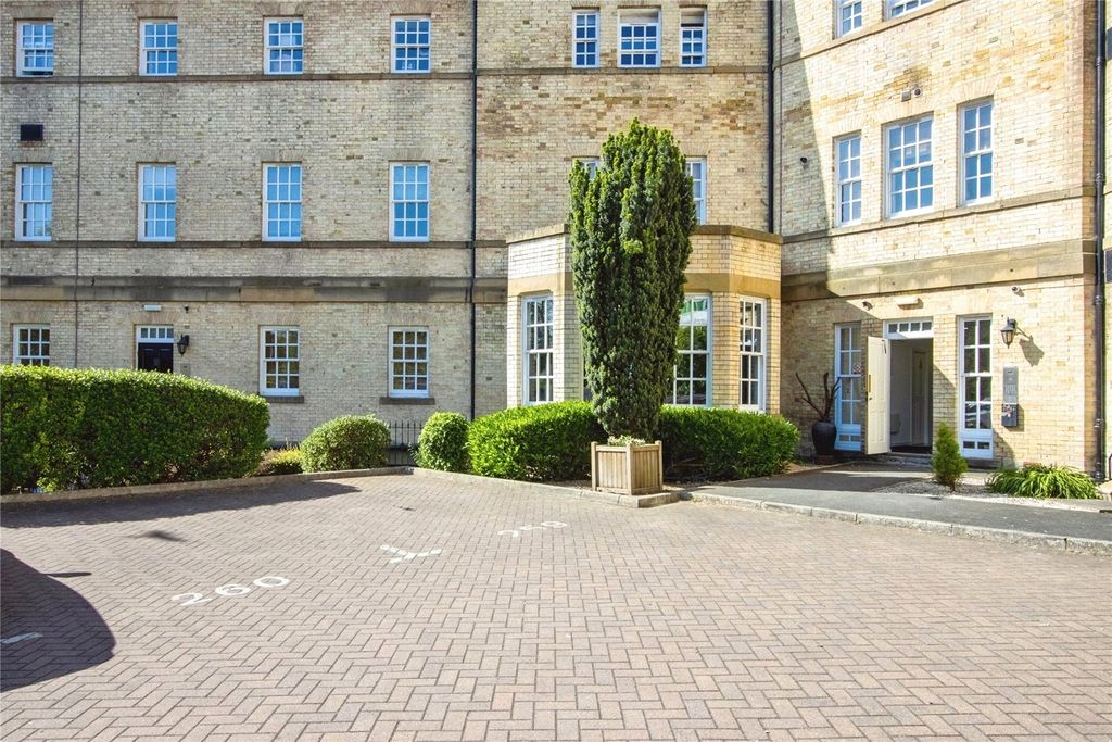 1 bed flat for saleTuke Grove, Wakefield, West Yorkshire WF1