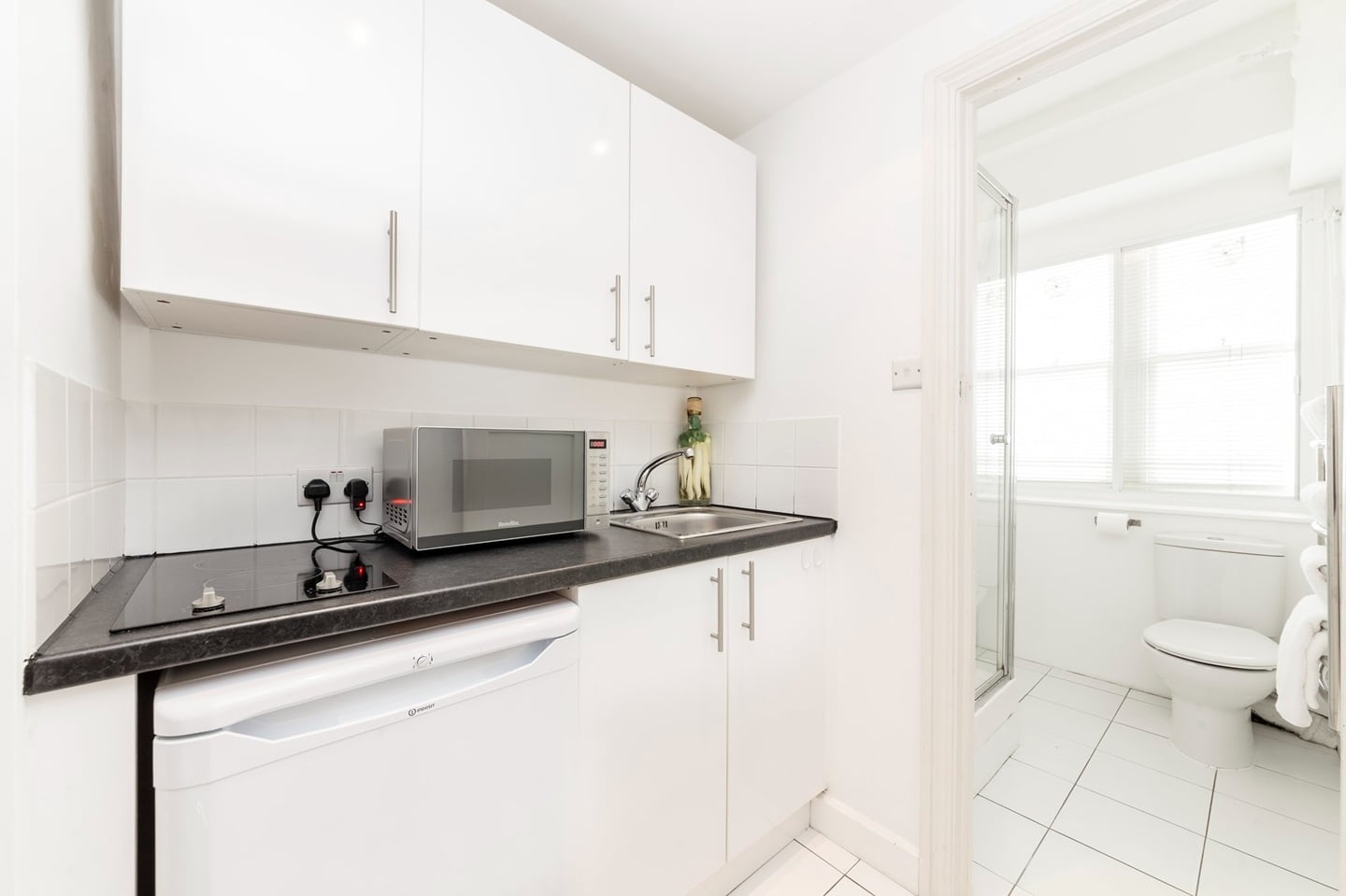 Studio Flat, Hill St, W1J, N1 7GU photo 2