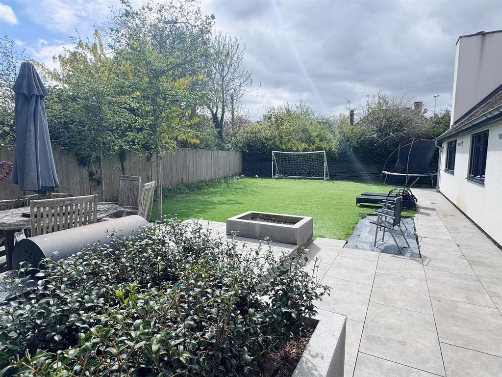 Additional image 25 of 6 bed detached house for saleBuckingham Road, Newbury RG14