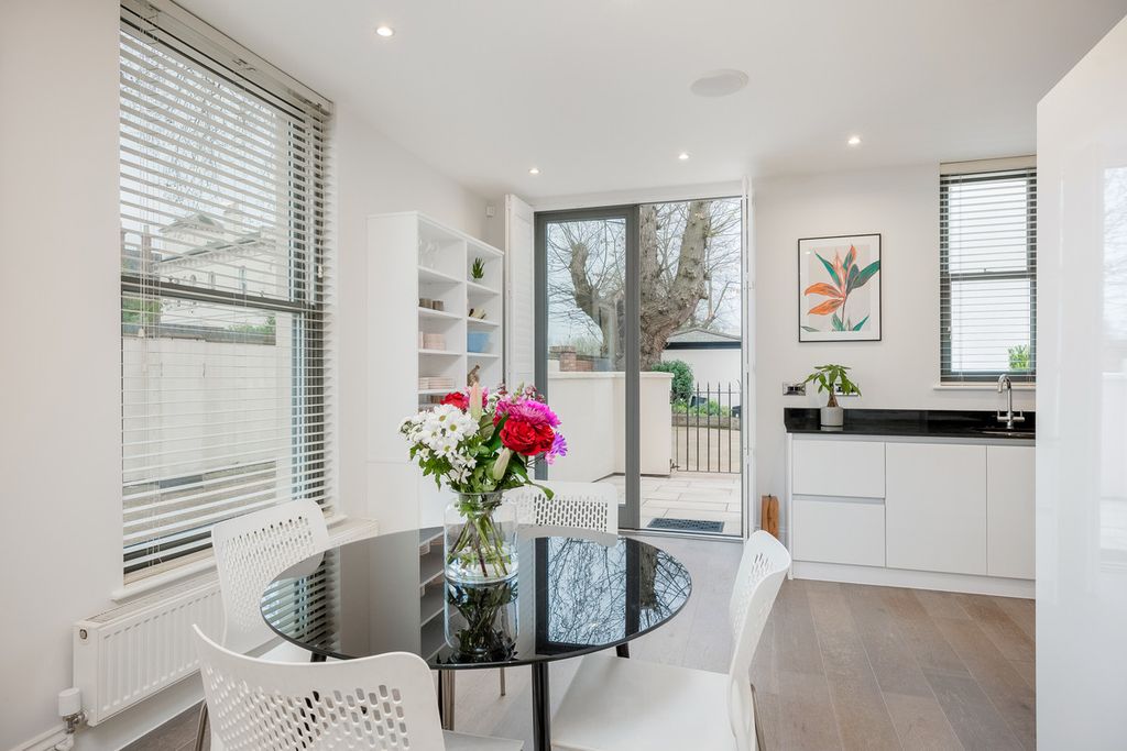 Additional image 7 of 3 bed town house for saleRosefield Street, Leamington Spa, Warwickshire CV32