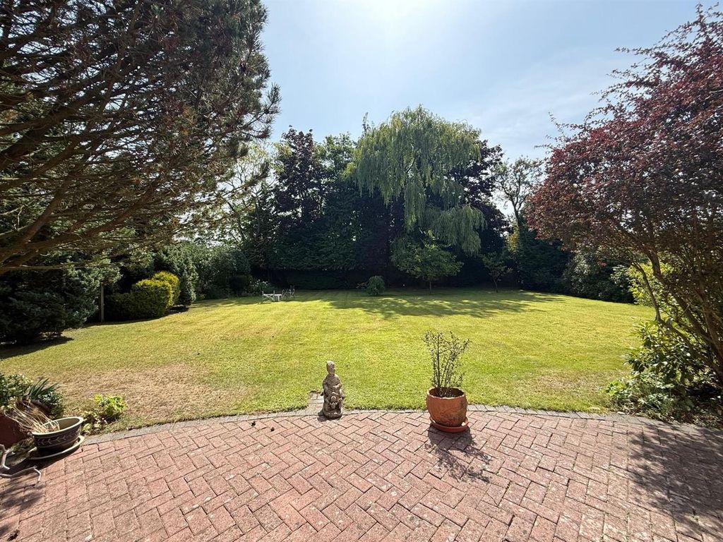 Additional image 25 of 5 bed detached house for salePark Lane, Macclesfield SK11