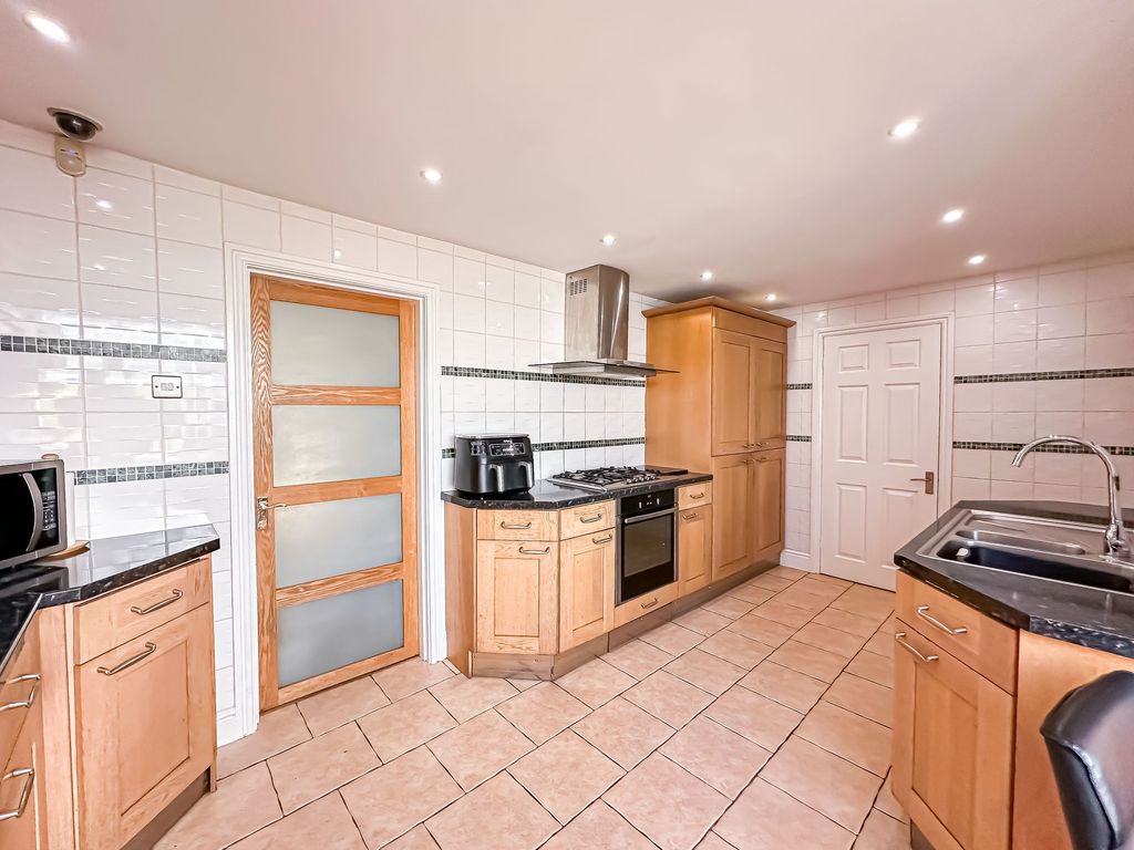 Additional image 17 of 4 bed detached house for saleChester High Road, Neston CH64