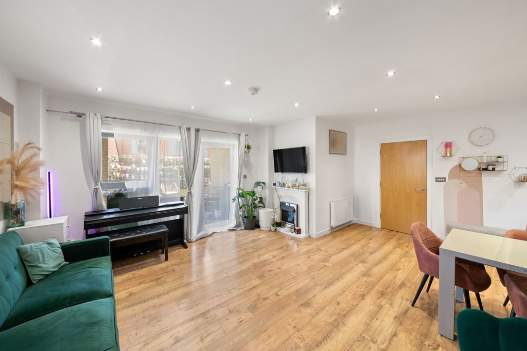 Additional image 10 of 2 bed flat for saleLarkspur Court, Rectory Park Avenue, Northolt UB5