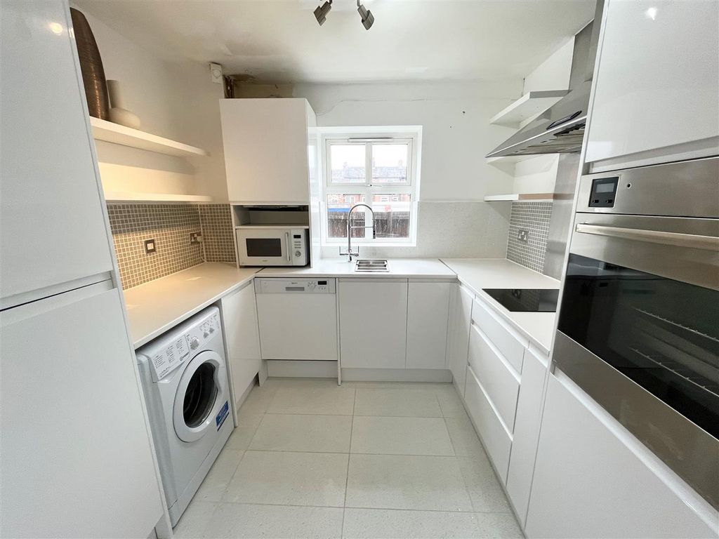Additional image 3 of 2 bed flat for saleBrough Street West, Macclesfield SK11