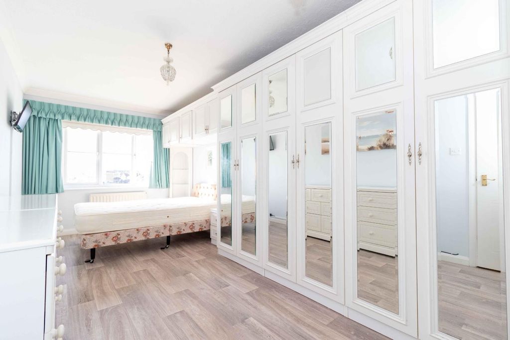 Additional image 5 of 2 bed flat for saleBrighton Road, Lancing BN15