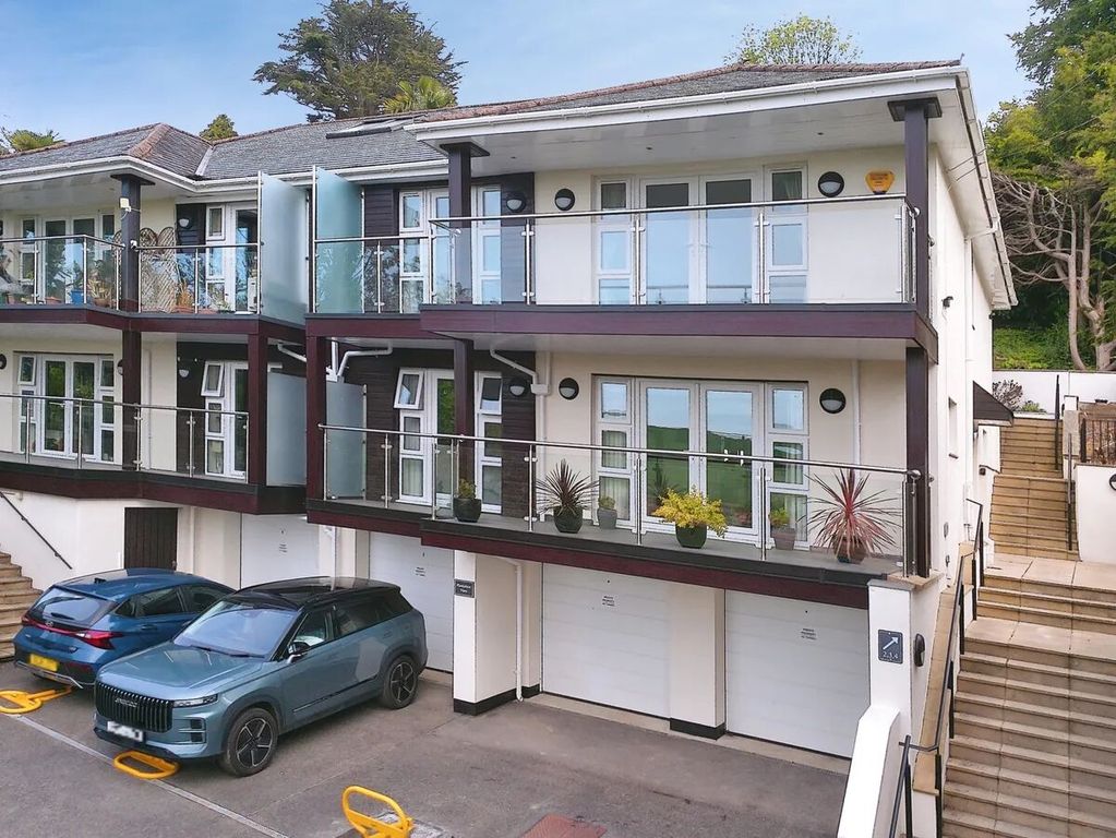 3 bed flat for saleCollege Road, Wolborough Hill, Newton Abbot, Devon. TQ12