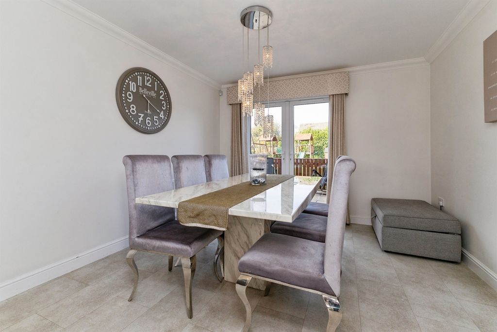 4 bed detached house for saleSalis Close, Middlesbrough TS5 photo 3