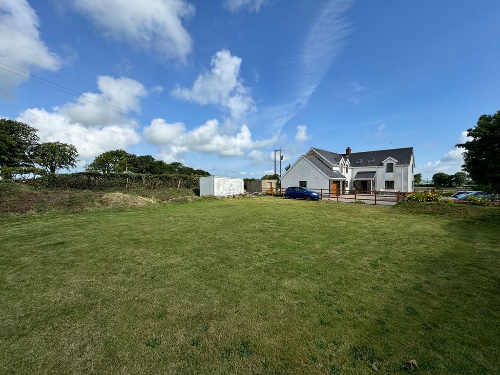 5 bed detached house for saleLlwyndrain, Llanfyrnach SA35