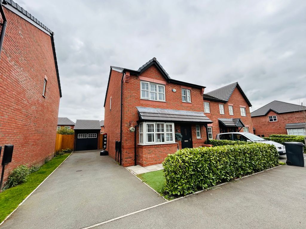 3 bed detached house for saleWoodyatt Way, Lymm WA13