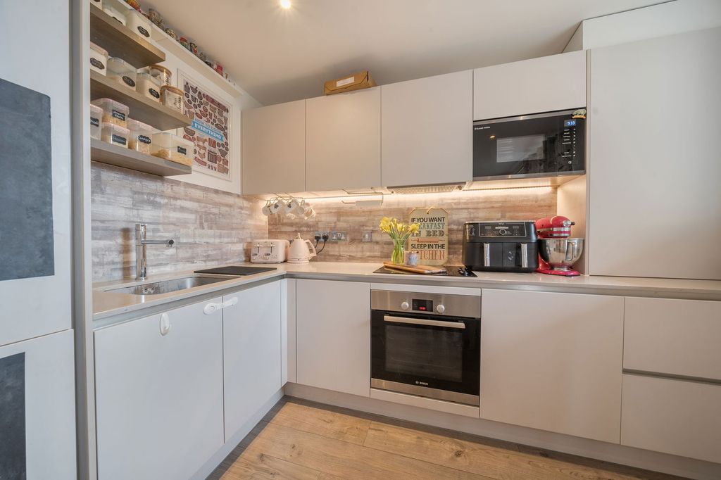 Additional image 2 of 2 bed flat for saleBruce Grove, Orpington BR6