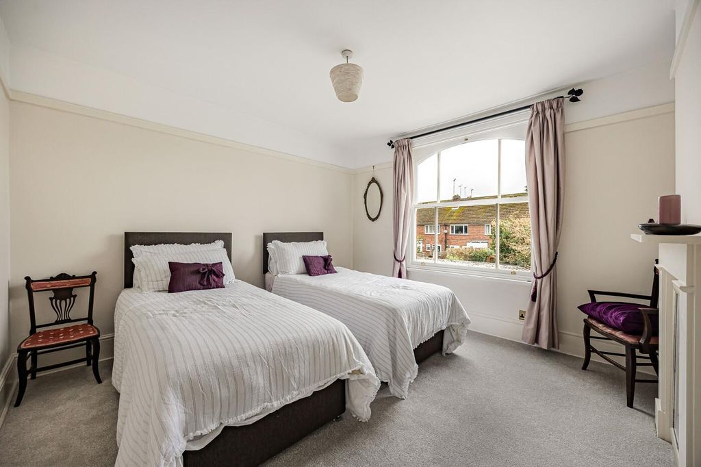 Additional image 19 of 5 bed detached house for saleStation Road, Marlow, Buckinghamshire SL7