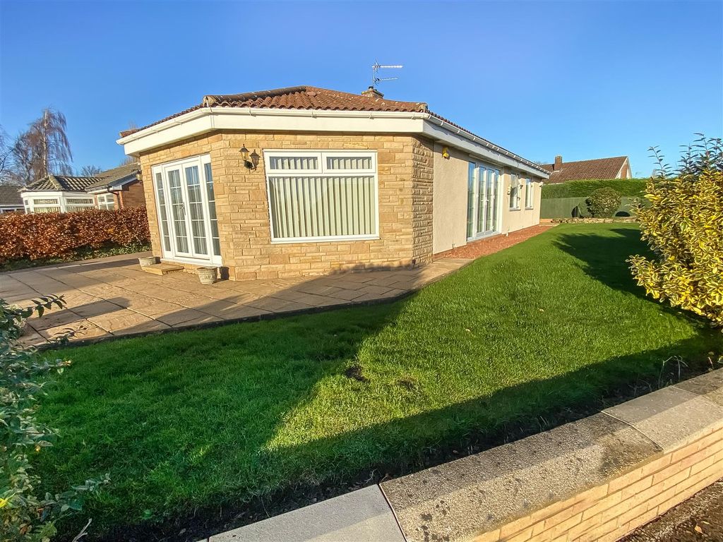 3 bed detached bungalow for saleAylmer Grove, Newton Aycliffe DL5