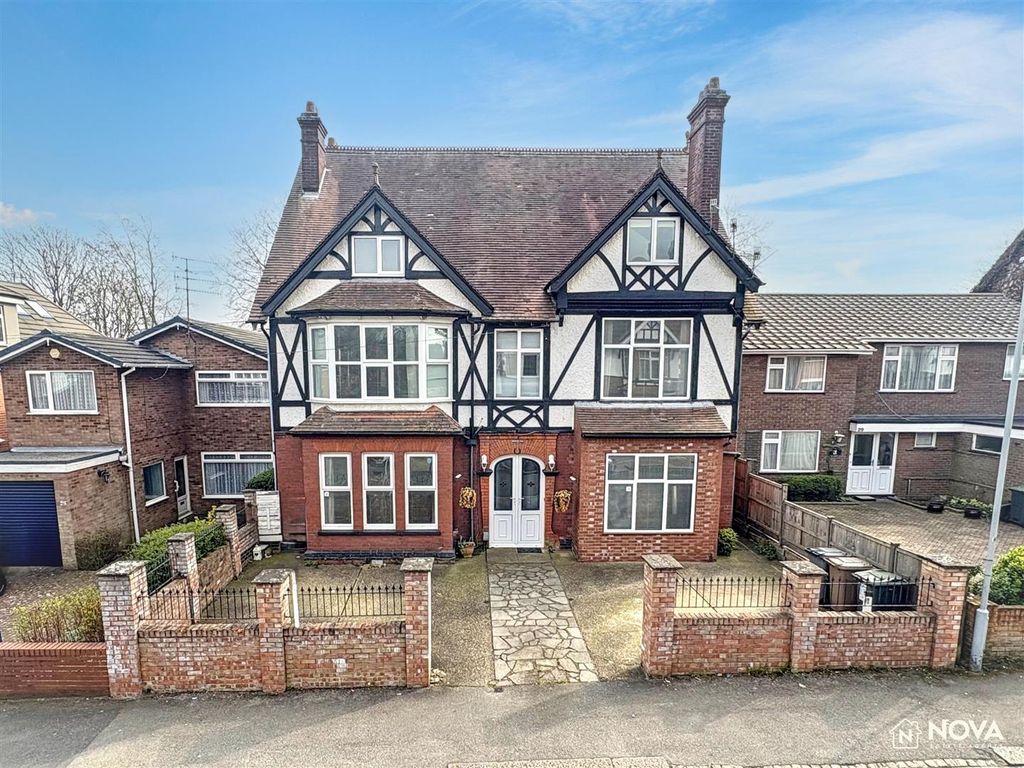 9 bed detached house for saleLansdowne House, Luton LU3