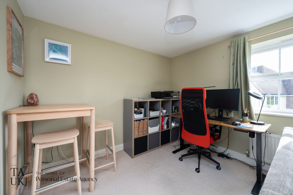 Additional image 7 of 1 bed flat for saleHarwood Close, Pulborough RH20