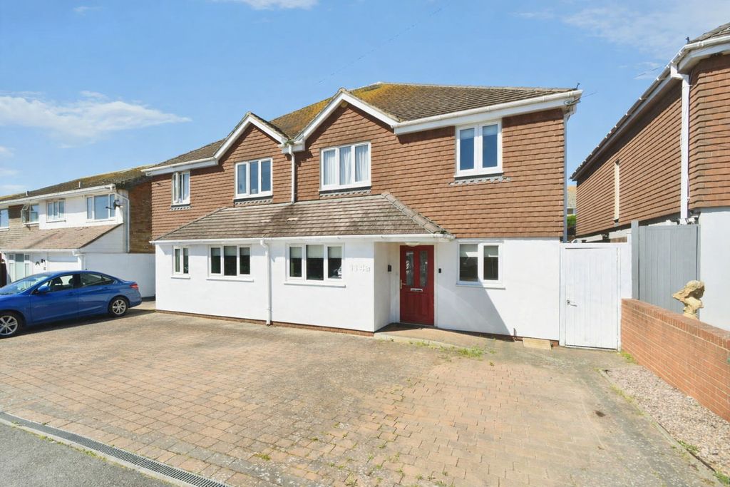 4 bed semi-detached house for salePhyllis Avenue, Peacehaven BN10