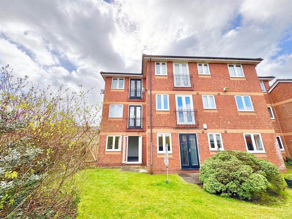 1 bed flat for salePadiham Close, Leigh WN7 photo 2