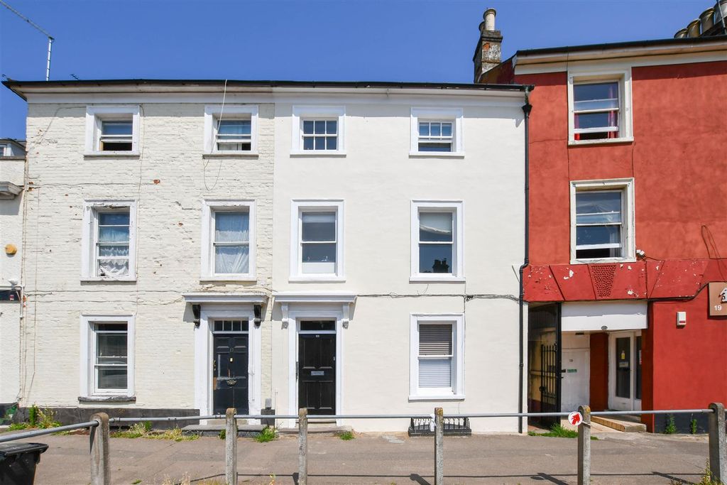 1 bed flat for saleSt. Marys Square, Newmarket CB8