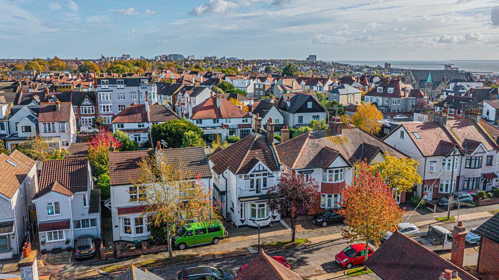 Additional image 36 of 3 bed detached house for saleFernleigh Drive, Leigh-On-Sea SS9