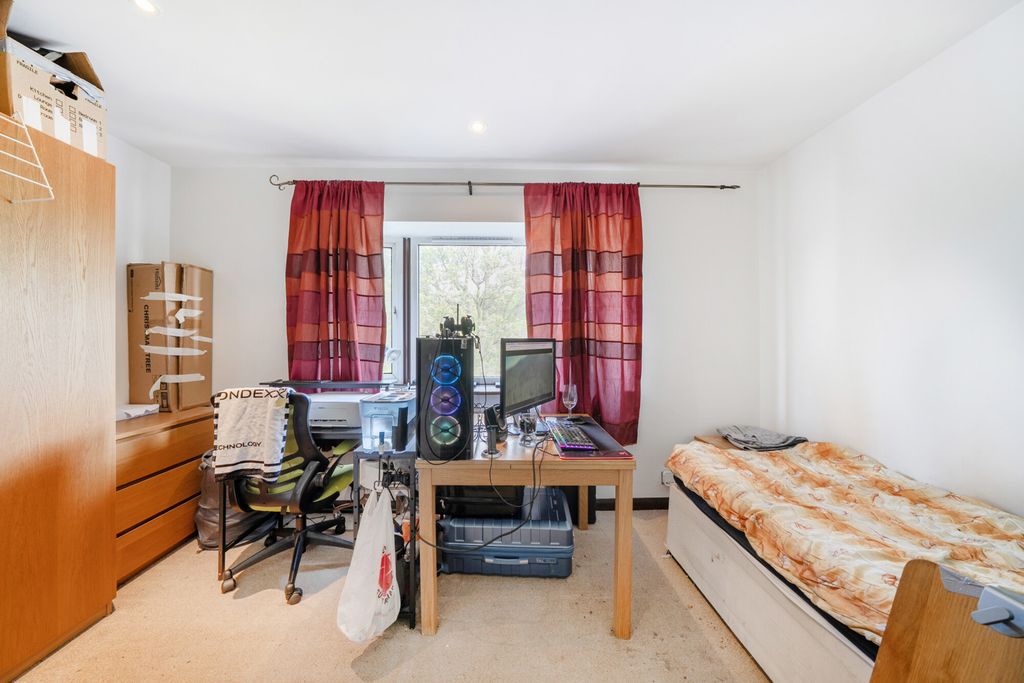 Additional image 15 of 5 bed semi-detached house for saleHawtrey Avenue, Northolt UB5