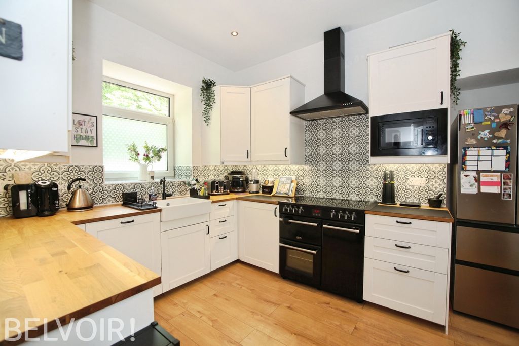 Additional image 8 of 5 bed detached house for saleMerthyr Road, Pontypridd CF37