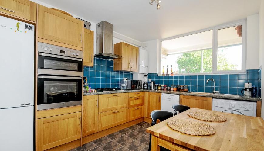 3 Bed Flat, Dodson Street, SE1, N1 7GU photo 2
